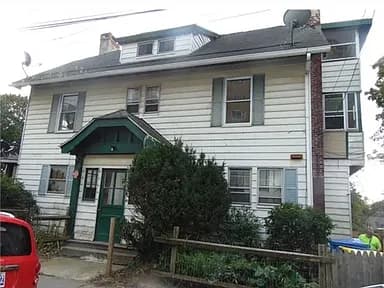 121 Hillside Ave — exterior photo