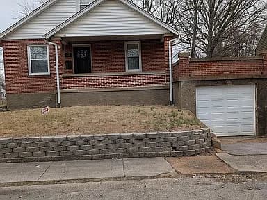 318 N Farmington Rd — exterior photo