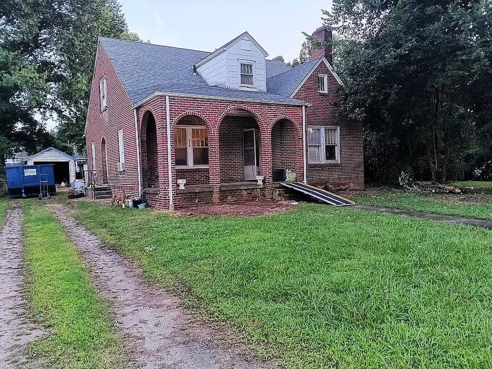515 Redd St — exterior photo