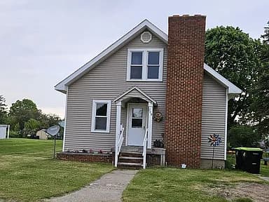 208 W Avenue C — exterior photo