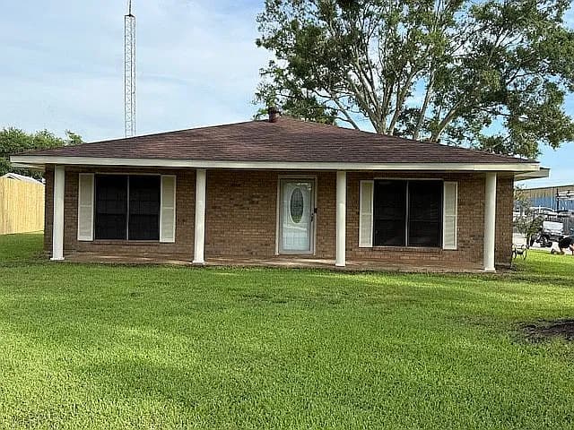 1012 Dawn Dr — exterior photo