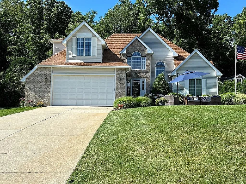 1217 N Shore Ln — exterior photo