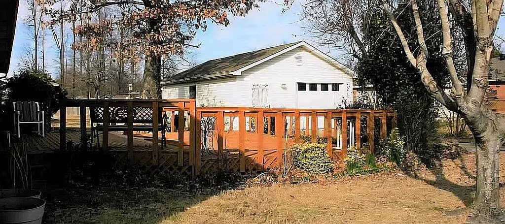 1201 Daniel Dr — exterior photo
