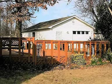 1201 Daniel Dr — exterior photo