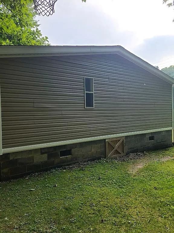 115 Victor Ln — exterior photo