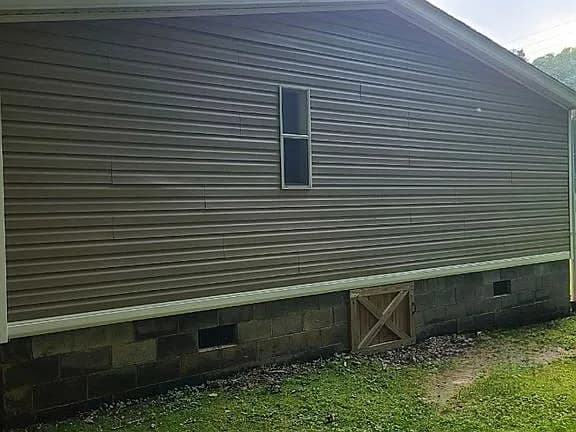 115 Victor Ln — exterior photo