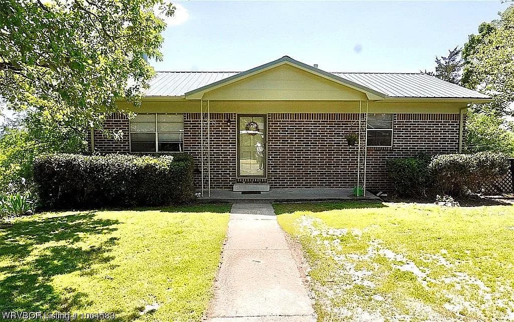 8811 Sebastian Ct — exterior photo