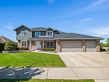 8143 Stonegate Dr — exterior photo