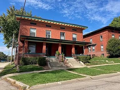 612 16th St — exterior photo