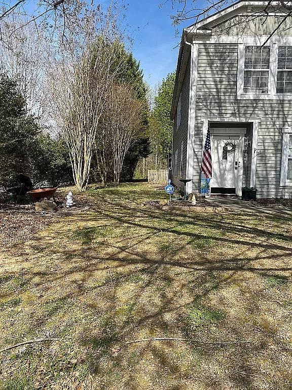 2028 Harrison Park Dr — exterior photo