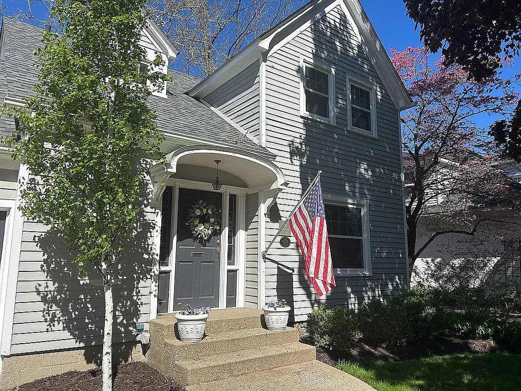 517 Ludlow Ave — exterior photo