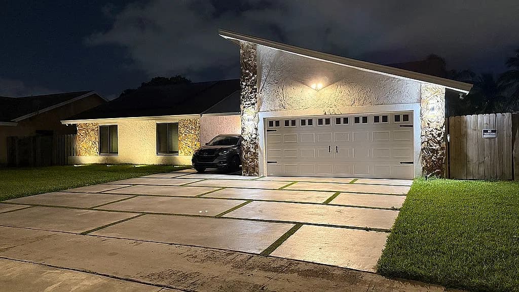 5421 NW 84th Ave — exterior photo