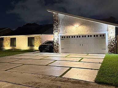 5421 NW 84th Ave — exterior photo