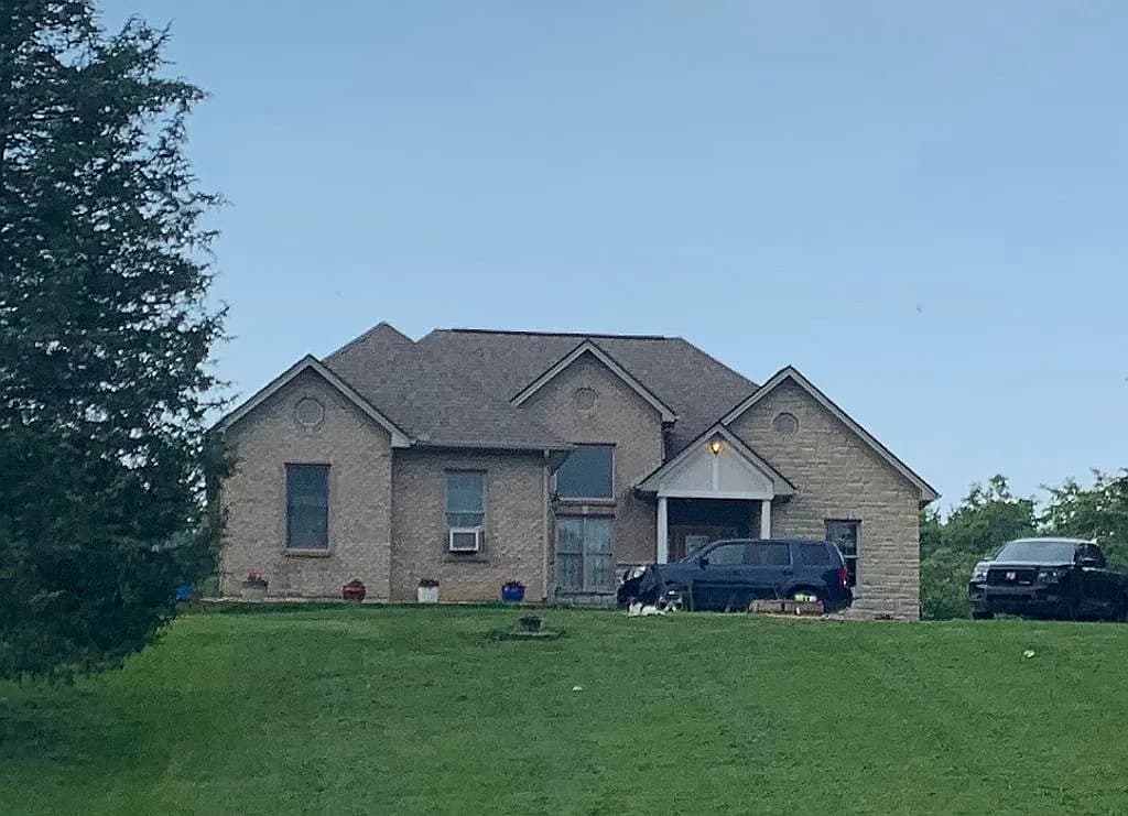 8036 Silver Creek Rd — exterior photo
