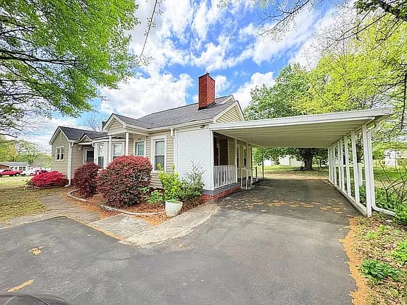 4640 Roberta Rd — exterior photo