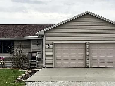 718 W Main St — exterior photo