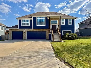 12813 Lathrop Ave — exterior photo