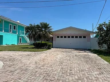 527 Lillian Dr — exterior photo