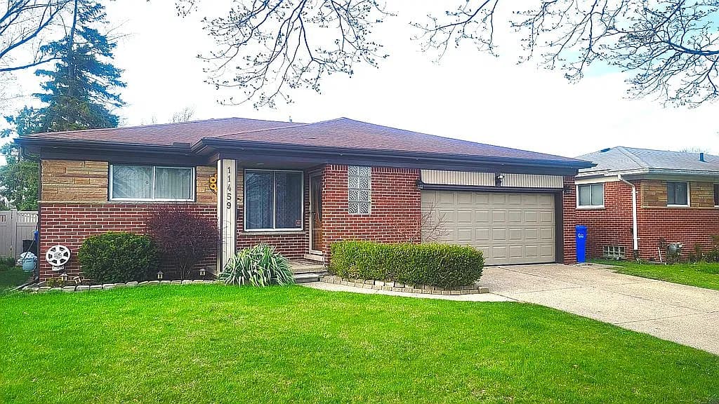 11459 Applewood Dr — exterior photo