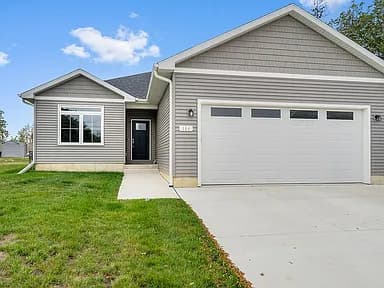 104 Bergen Dr — exterior photo