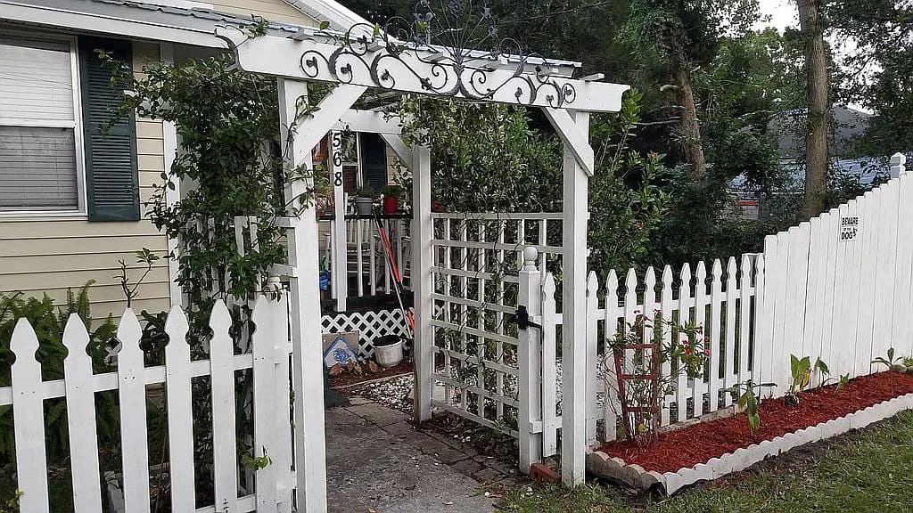 4568 1st Ave — exterior photo