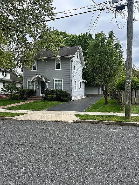 212 Swarthmore Rd — exterior photo