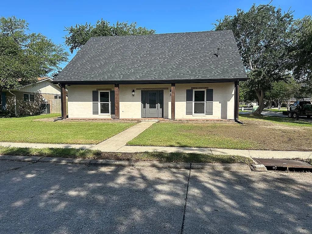 200 Raywood Dr — exterior photo