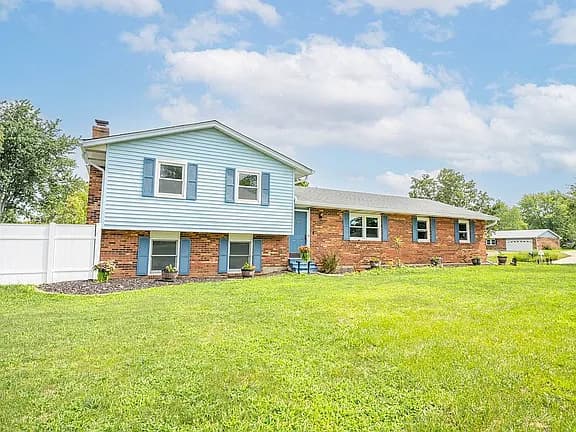 5085 Parkside Dr — exterior photo