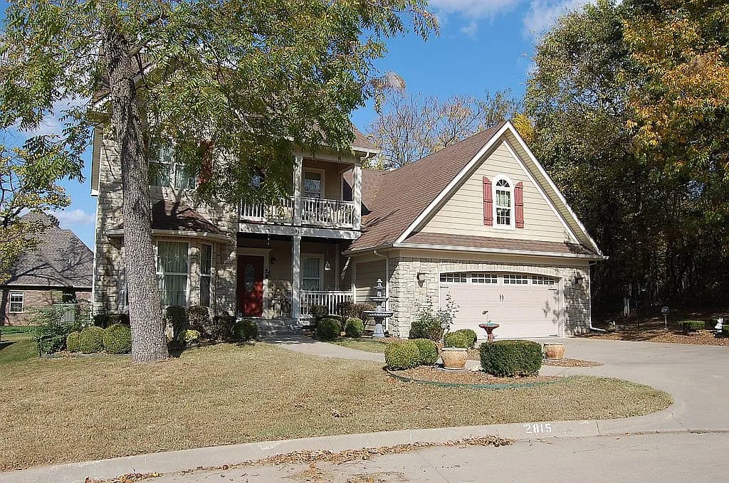 2815 Sparkling Waters Ct — exterior photo