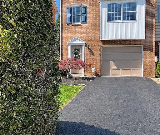 1128 Cranston Dr — exterior photo