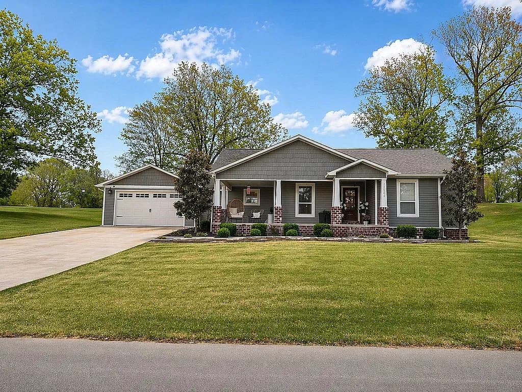 11564 Pinehurst Cir — exterior photo
