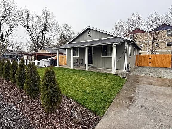 313 Berrydale Ave — exterior photo