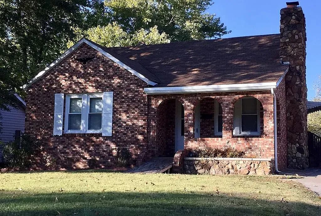 608 Highland Dr — exterior photo