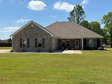 73 Ashleigh Dr — exterior photo