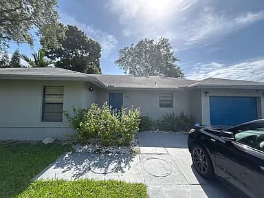 4640 SW 29th Ter — exterior photo