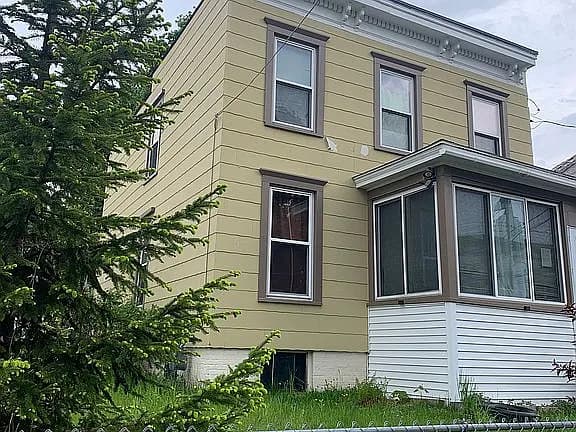 1540 4th St — exterior photo