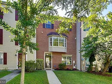 9237 Fairlane Pl — exterior photo
