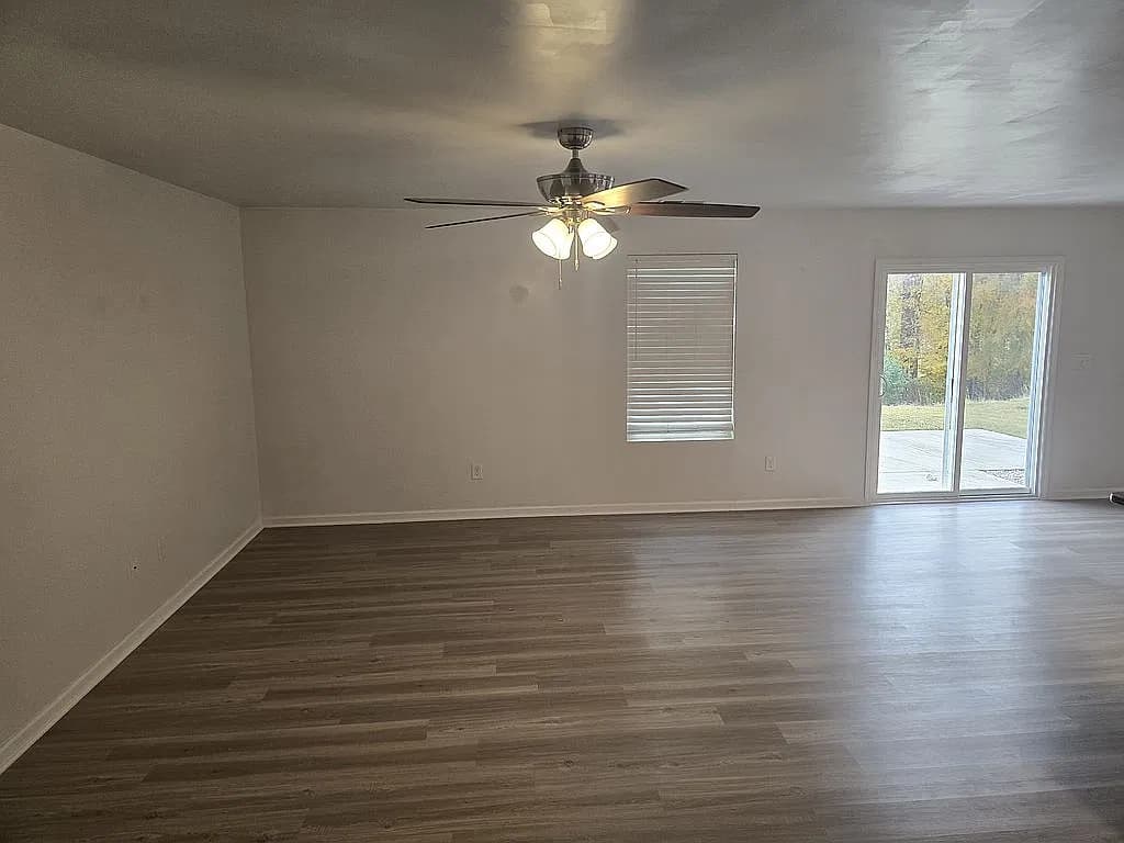 410 Silver Oak Cir — exterior photo