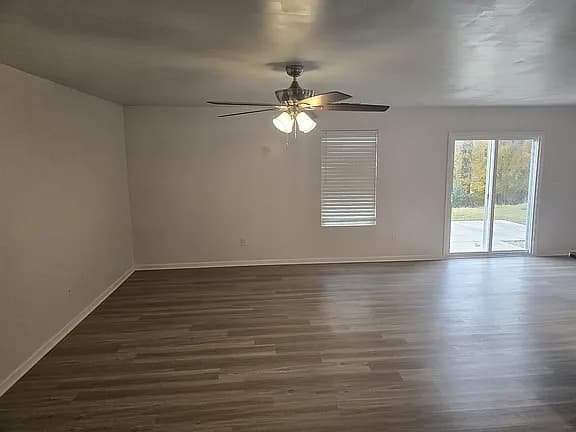 410 Silver Oak Cir — exterior photo