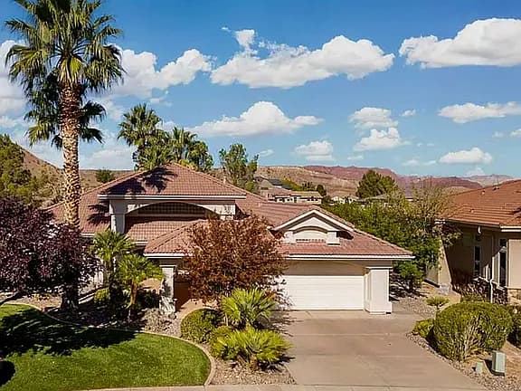 2698 W Canyon Ridge Rd — exterior photo
