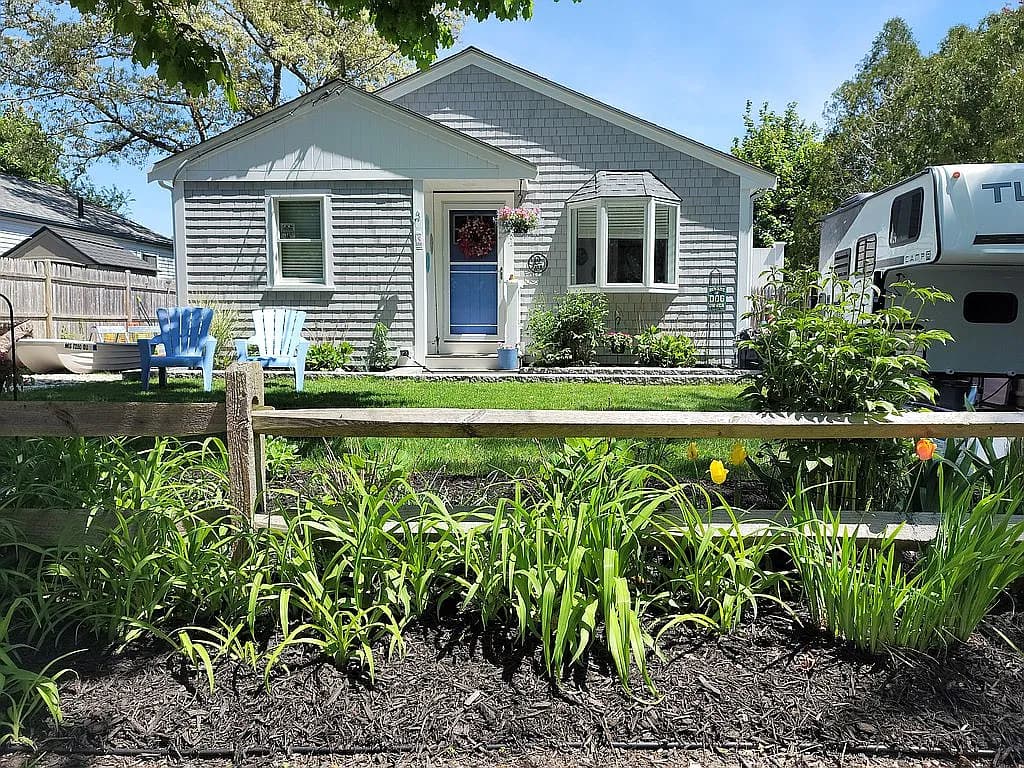 13 Monack Rd — exterior photo