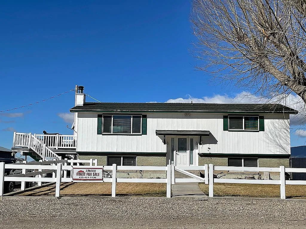 41 N 130 W — exterior photo