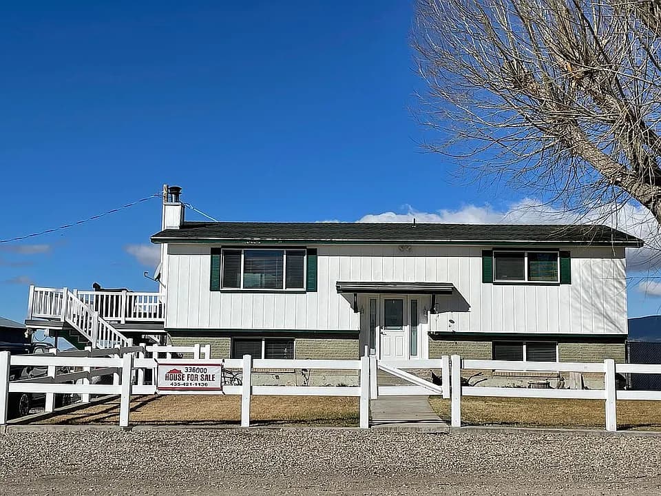 41 N 130 W — exterior photo