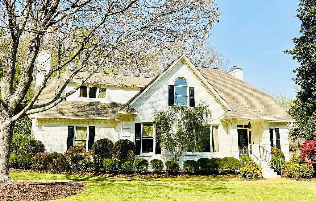 3044 S Cove Dr — exterior photo
