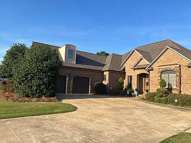 104 Garden Park Dr — exterior photo