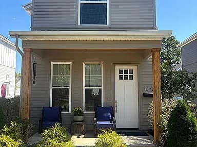 1372 S Duncan Ave — exterior photo