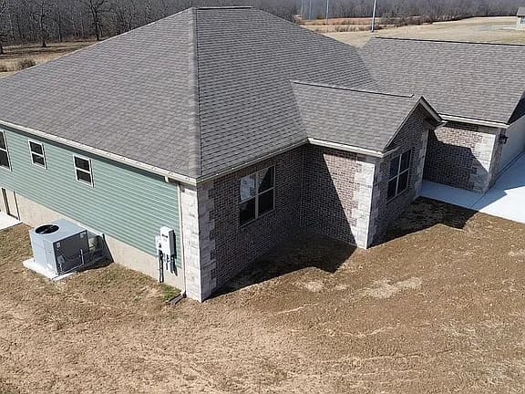 231 Tuttle Ln — exterior photo