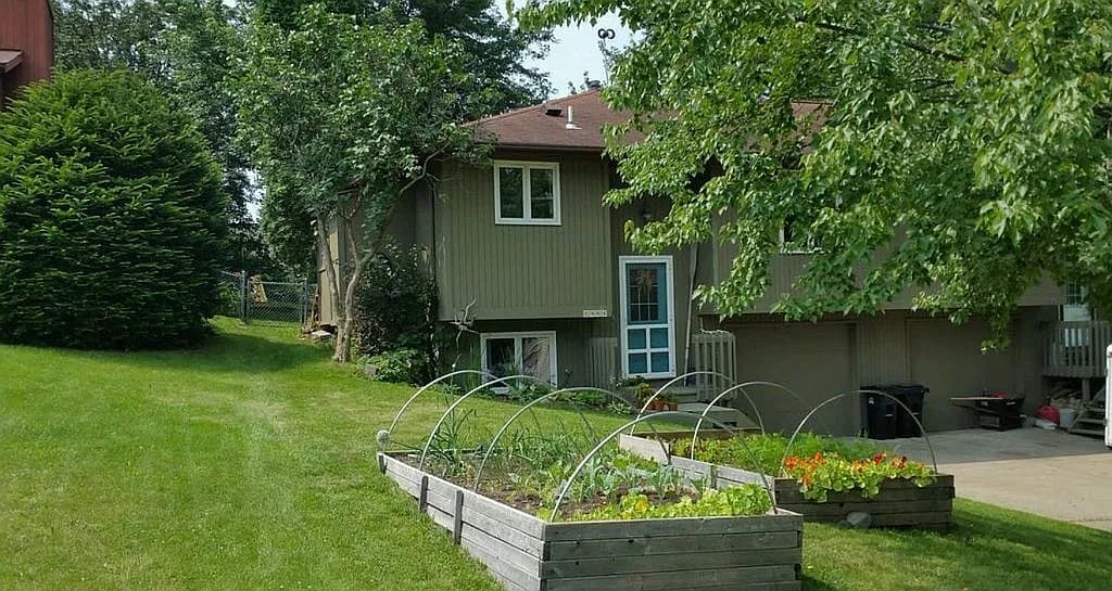 1964 S Ridge Dr — exterior photo