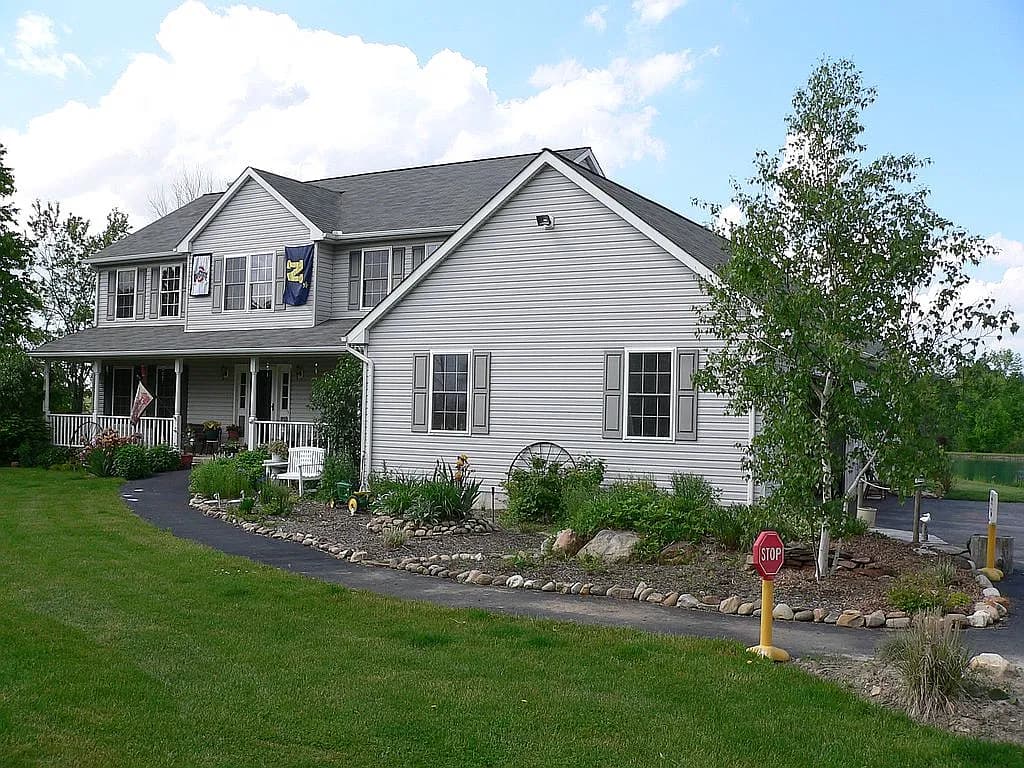 6781 Norwalk Rd — exterior photo