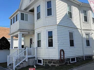 1 Elwood St — exterior photo